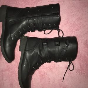 Heeled boots